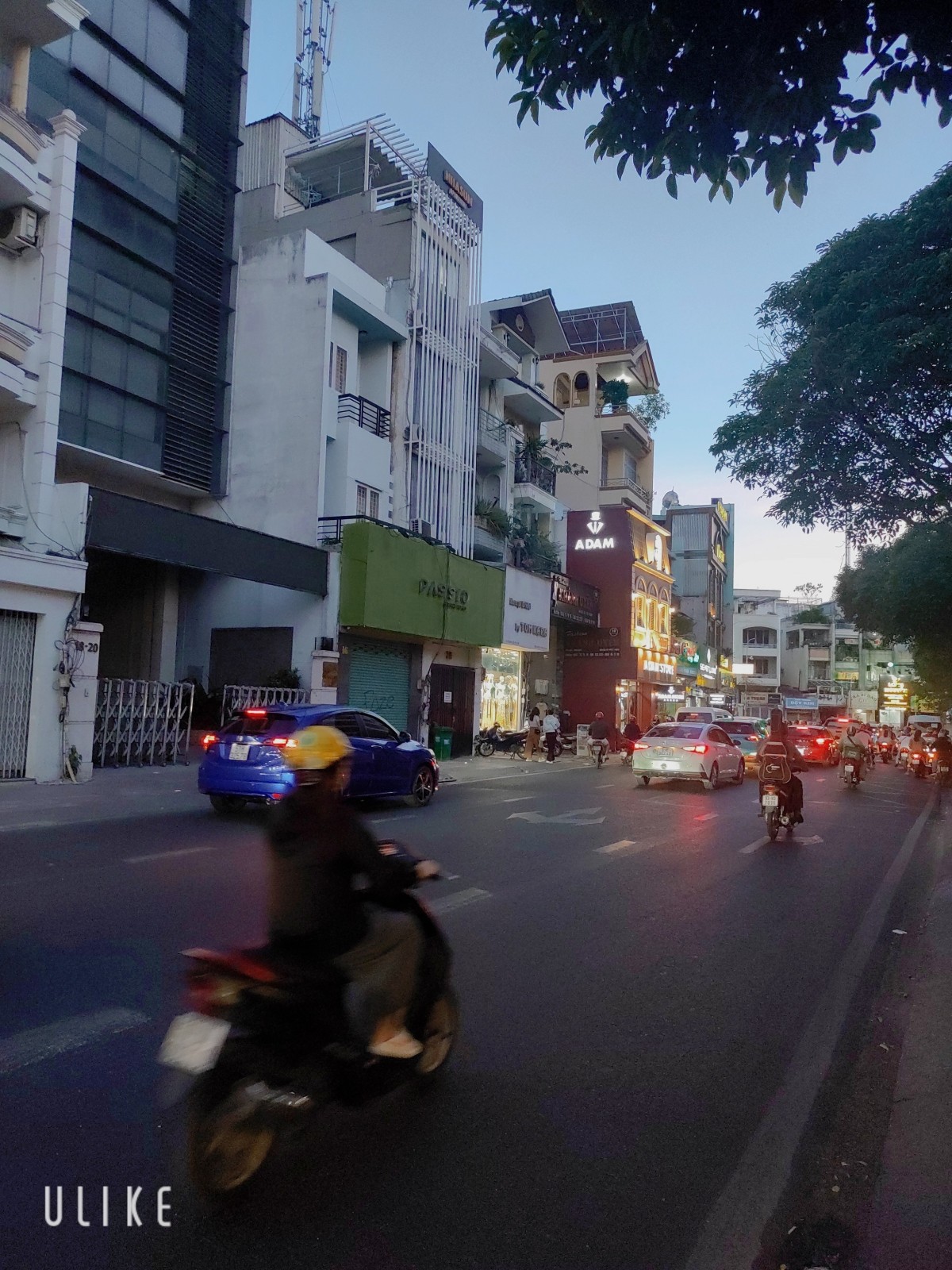 Bán nhà mặt tiền Hồ Văn Huê, Phú Nhuận