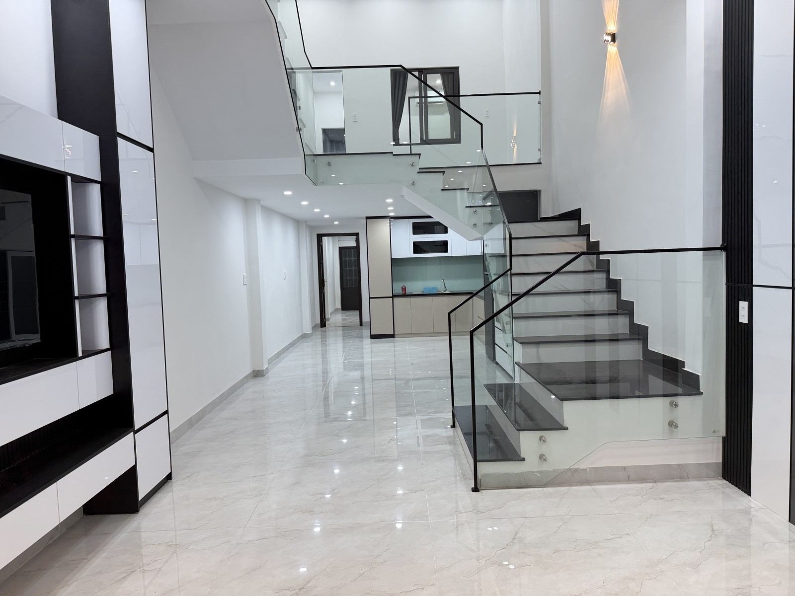 GIÁP VĂN CƯƠNG 81m², 2 tầng, ngang 4m, dài 20m, giá 7.5 tỷ, Liên Chiểu từ