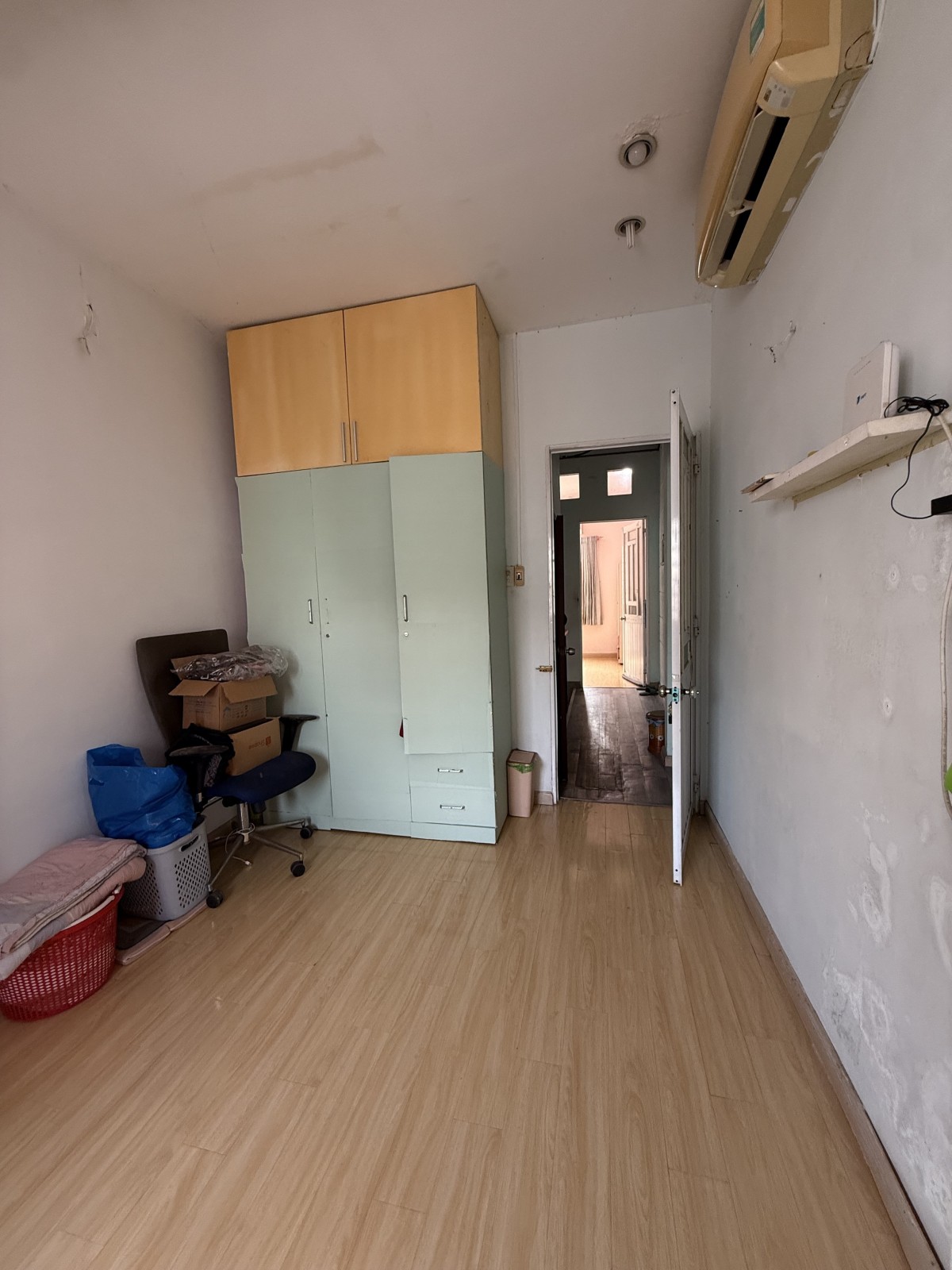 Bán nhà đường Nguyễn Văn Nguyễn, Quận 1 - ảnh 5