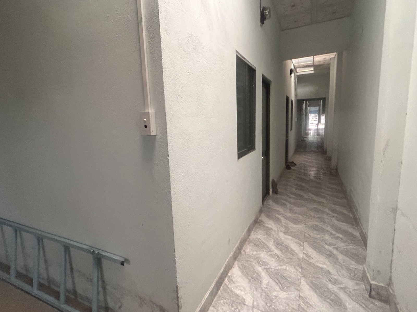 TRẦN HƯNG ĐẠO 193m², cấp 4, ngang 5m, dài 39m, giá 7.6 tỷ, Điện Ngọc từ