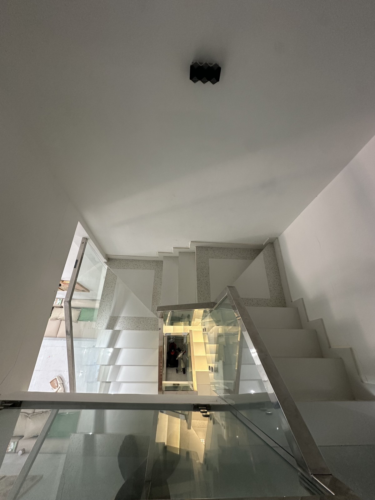 Bán nhà đường Lê Hồng Phong, Quận 10 - ảnh 2