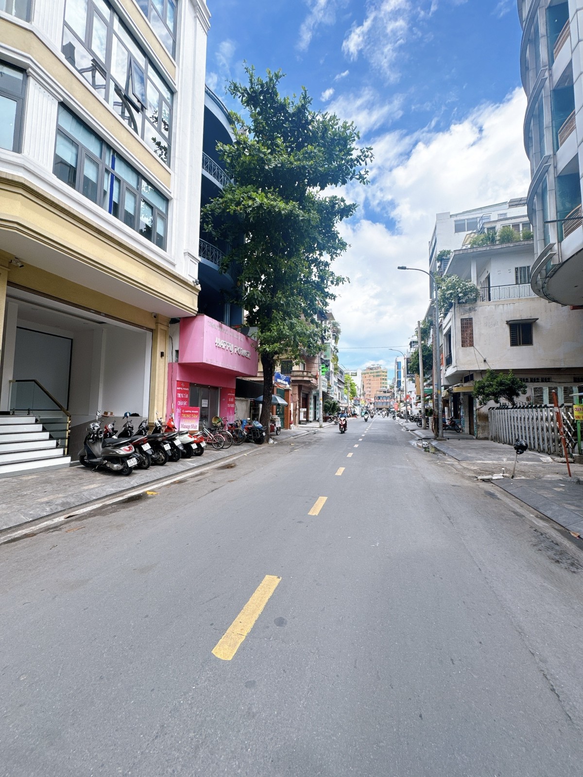 Bán nhà đường Trần Khắc Chân, Quận 1