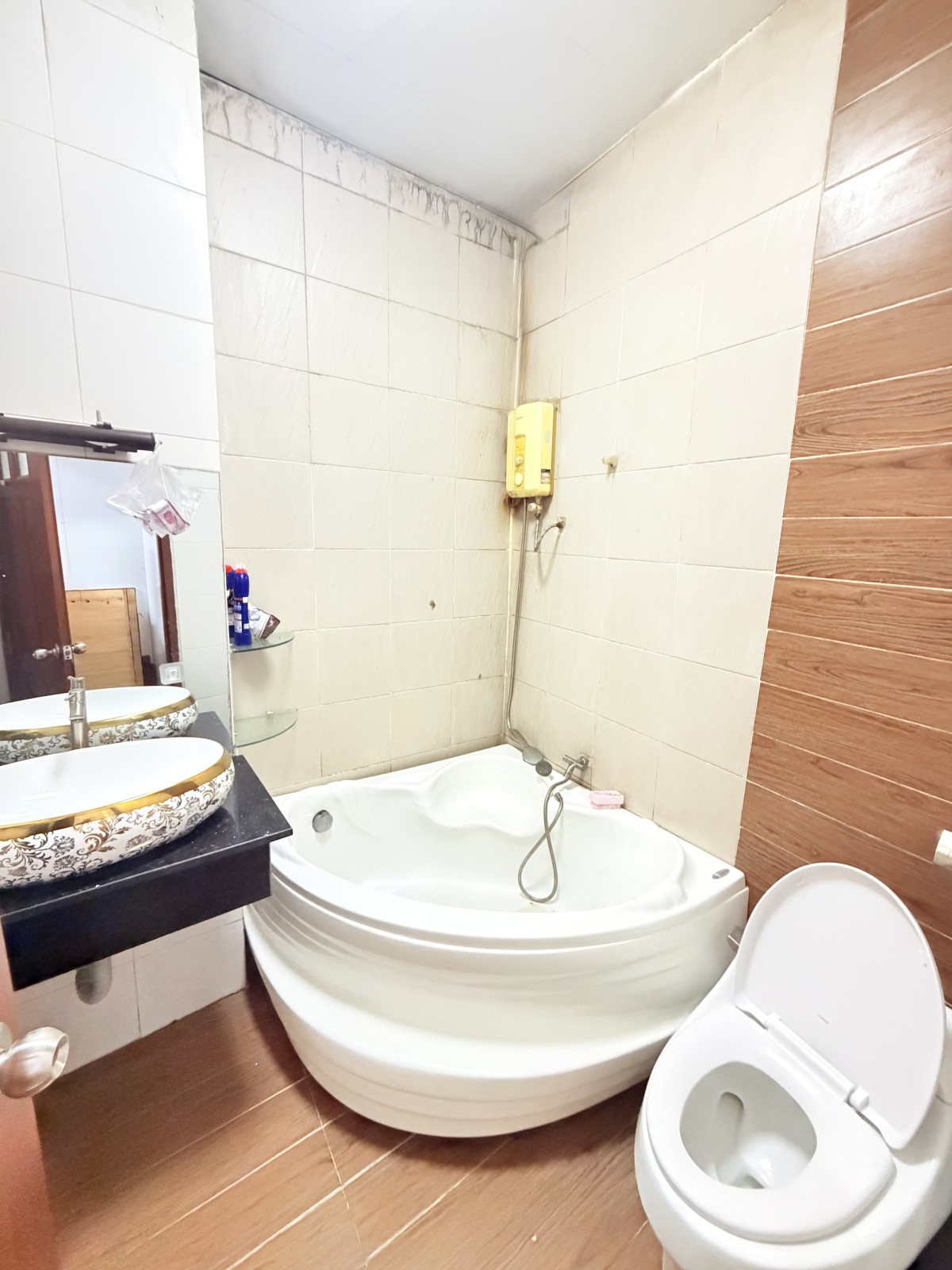 Bán nhà đường Nguyễn Trãi, Quận 1