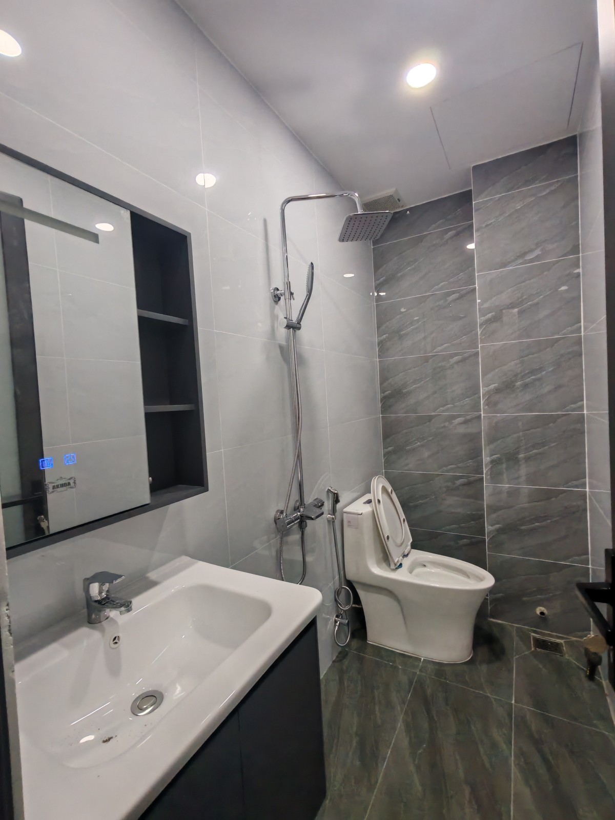 K356 HOÀNG DIỆU 69.3m², 4 tầng, ngang 4.1m, dài 14m, giá 7.5 tỷ, Hải Châu
