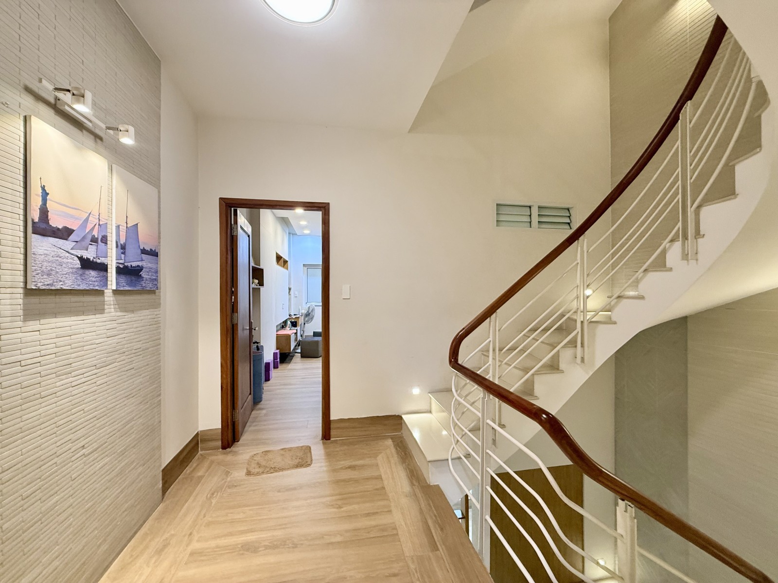 Bán nhà đường Sư Vạn Hạnh, Quận 10