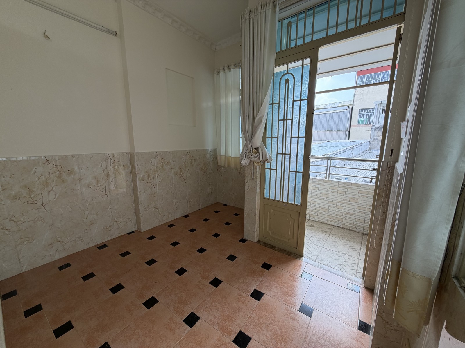 Bán nhà đường Cách Mạng Tháng Tám, Tân Bình