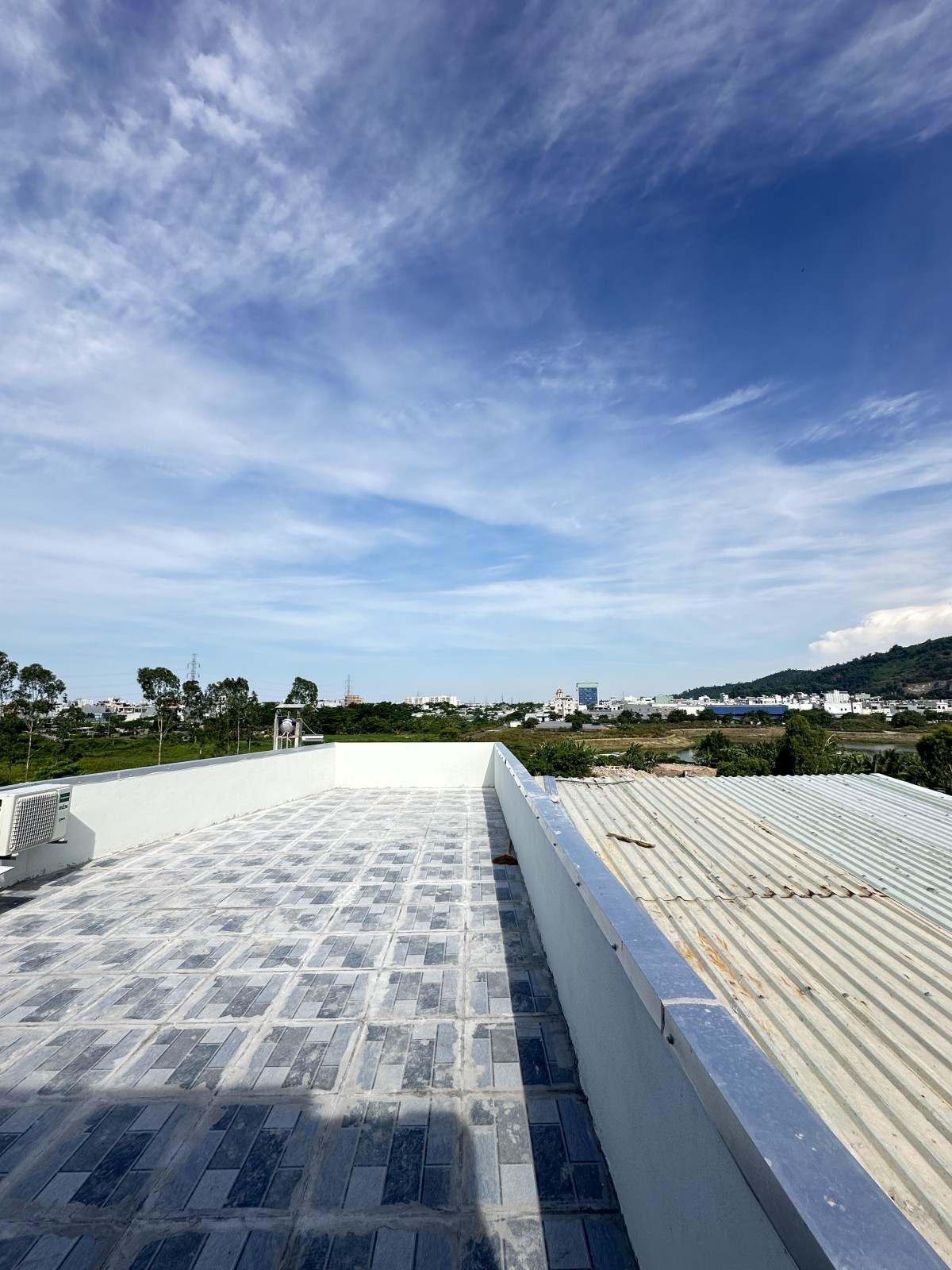 GÒ DƯ 107m², 4 tầng, ngang 4.9m, dài 21m, giá 5.7 tỷ, Liên Chiểu