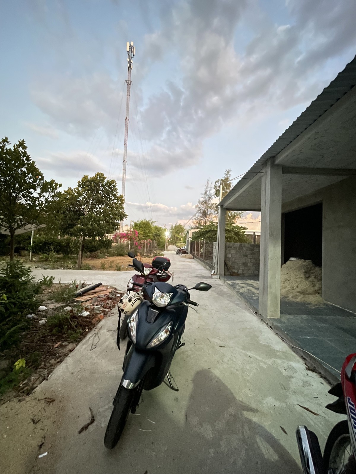 KHỐI PHỐ TỨ HÀ 100m², cấp 4, ngang 5m, dài 20m, giá 1.05 tỷ, Điện Ngọc- Điện Bàn Đông